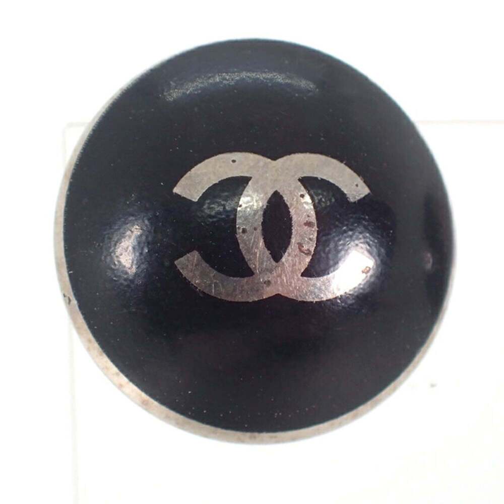 CHANEL Authentic Gold Earrings - Picture 3 of 11